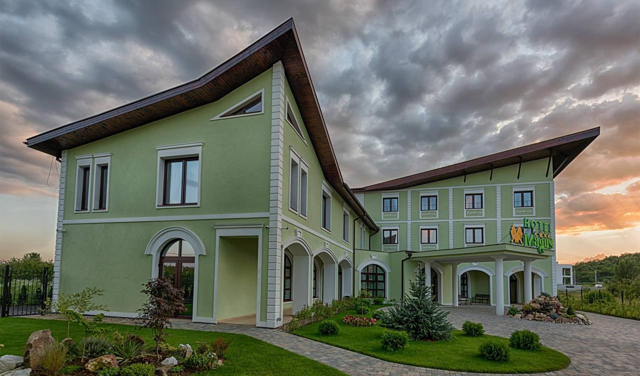 Magus Hotel Бая Маре Екстериор снимка